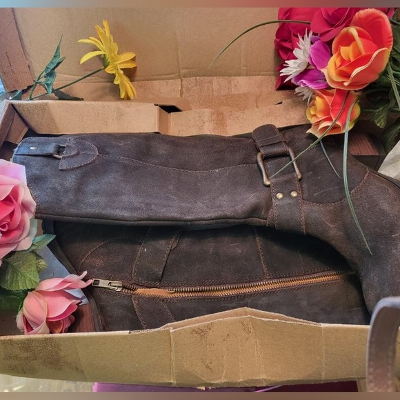 Born Loreza Brown Rustic Leather Boots - Picture 8 of 8